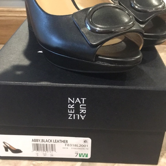 Heels - Picture 2 of 3